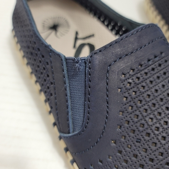 OTBT Universe Slip-On Shoes for Ladies 6 Perforated Leather Upper Navy - Picture 3 of 9